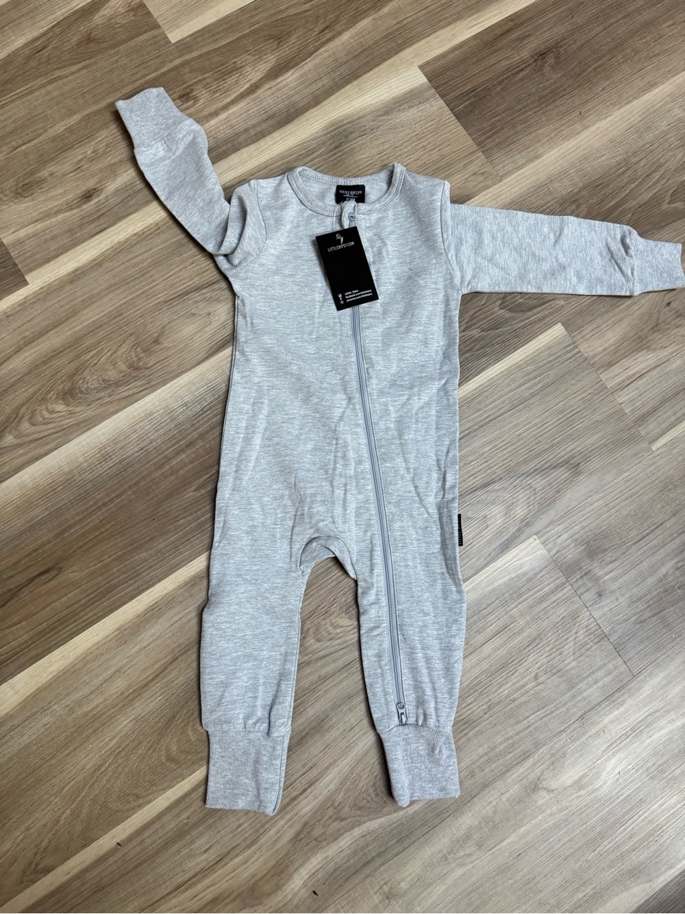 Little Bipsy NWT 12-18 Grey Zippered Kids One-Piece Romper - 2-Way Zip